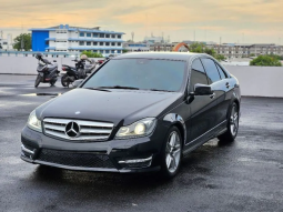 2013 Mercedes-Benz C250 1.8 CGI Sedan full