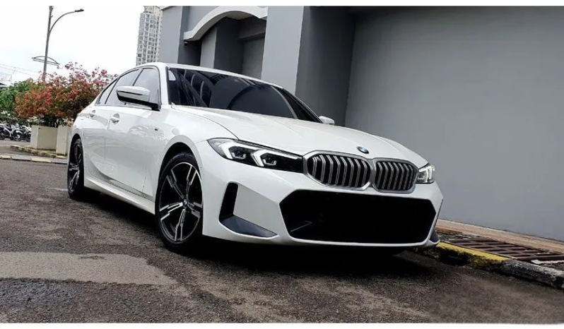 2023 BMW 320i 2.0 M Sport Sedan 320 i (G20) Sedan LCi AT Alphine White 2023/2024 [LOW KM] full