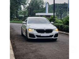 2023 BMW 520i 2.0 M Sport Sedan. REVIEWNYA SELALU MEMUASKAN. BARU 8.000KM, WARRANTY PANJANG, SANGAT CANTIK DAN SPORTY full