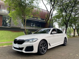 2023 BMW 530i 2.0 M Sport Sedan full