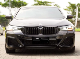 2022 BMW 520i 2.0 M Sport Sedan AT Hitam ( TDP 15jt ) Kondisi Istimewa Dan Dijamin Siap Pakai #kawanmobilbekas full