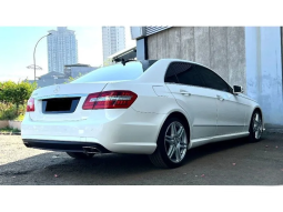 2013 Mercedes-Benz E300 3.0 Avantgarde AMG Sedan E 300 Panoramic CKD AT Putih 2013 2014 [ LOW MILES ] full