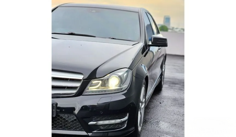 2013 Mercedes-Benz C250 1.8 CGI Sedan full