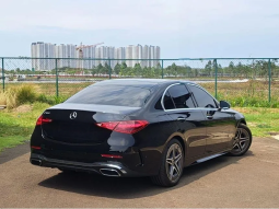 2023 Mercedes-Benz C300 2.0 AMG Line Sedan full