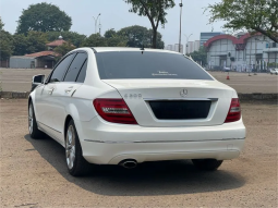 2014 Mercedes-Benz C200 1.8 CGI Sedan full