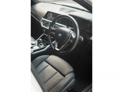 2021 BMW 320i 2.0 Sport Sedan full