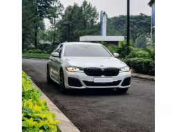 2023 BMW 520i 2.0 M Sport Sedan. REVIEWNYA SELALU MEMUASKAN. BARU 8.000KM, WARRANTY PANJANG, SANGAT CANTIK DAN SPORTY full