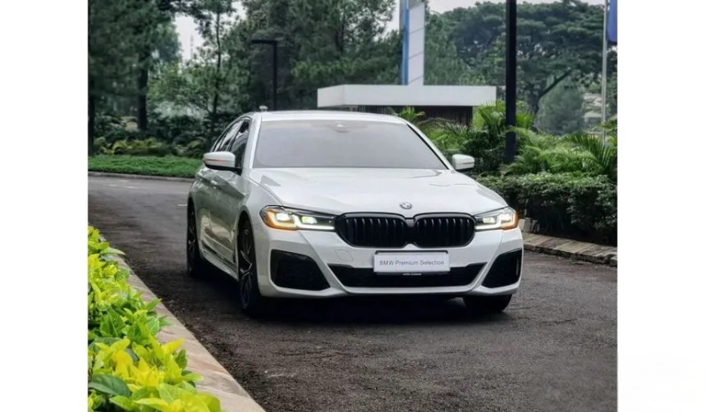 2023 BMW 520i 2.0 M Sport Sedan. REVIEWNYA SELALU MEMUASKAN. BARU 8.000KM, WARRANTY PANJANG, SANGAT CANTIK DAN SPORTY full