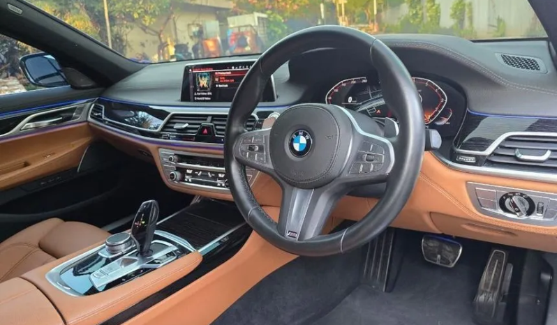 2021 BMW 730Li 2.0 M Sport Sedan full