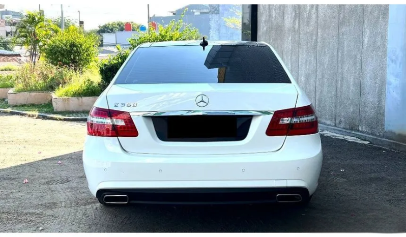 2013 Mercedes-Benz E300 3.0 Avantgarde AMG Sedan E 300 Panoramic CKD AT Putih 2013 2014 [ LOW MILES ] full