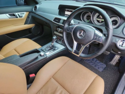 2013 Mercedes-Benz C250 1.8 CGI Sedan full