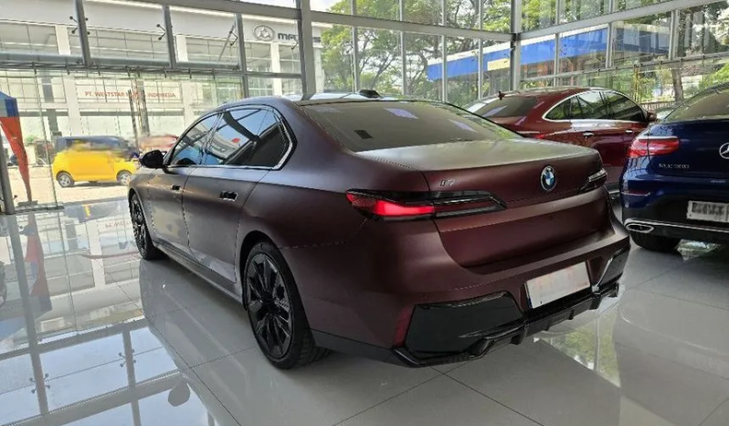 2024 BMW i7 0.0 xDrive60 Gran Lusso Sedan Red on Grey Electric ATPM Full Option xDrive EV Listrik Merah full