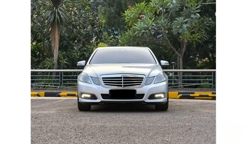 2010 Mercedes-Benz E250 1.8 CGI Avantgarde Sedan (TDP 10jt) full