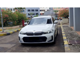 2023 BMW 320i 2.0 M Sport Sedan 320 i (G20) Sedan LCi AT Alphine White 2023/2024 [LOW KM] full