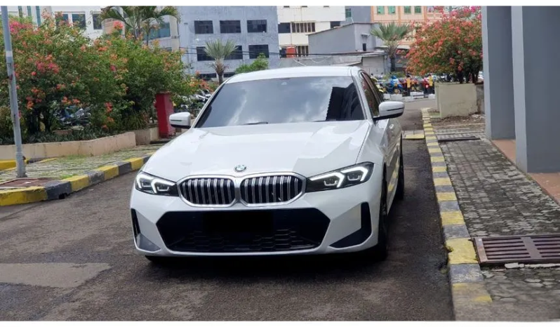 2023 BMW 320i 2.0 M Sport Sedan 320 i (G20) Sedan LCi AT Alphine White 2023/2024 [LOW KM] full