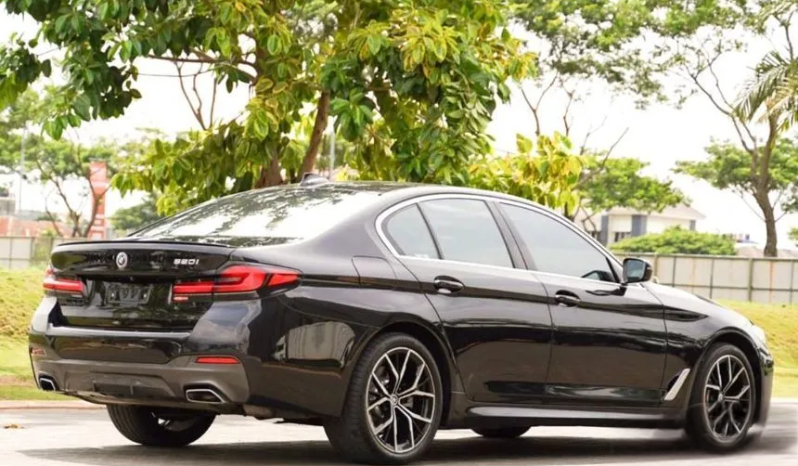 2022 BMW 520i 2.0 M Sport Sedan AT Hitam ( TDP 15jt ) Kondisi Istimewa Dan Dijamin Siap Pakai #kawanmobilbekas full