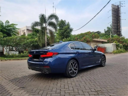 2021 BMW 520i 2.0 M Sport Sedan full