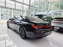 2022 BMW 730Li 2.0 M Sport Sedan Black on Brown Facelift Msport Hitam full