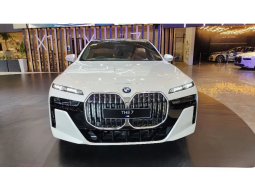 2023 BMW 735i 3.0 M Sport Sedan full