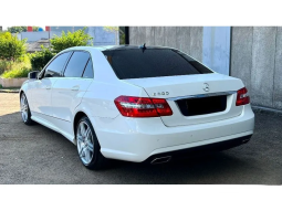 2013 Mercedes-Benz E300 3.0 Avantgarde AMG Sedan E 300 Panoramic CKD AT Putih 2013 2014 [ LOW MILES ] full