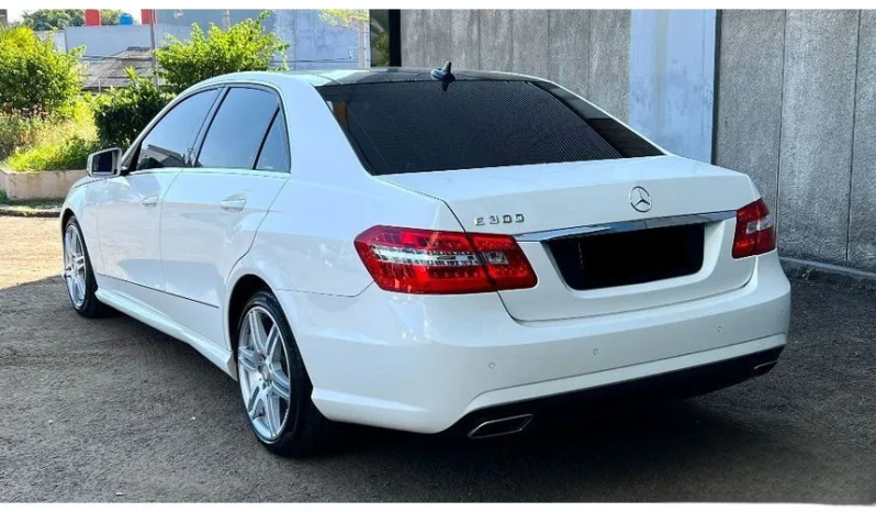 2013 Mercedes-Benz E300 3.0 Avantgarde AMG Sedan E 300 Panoramic CKD AT Putih 2013 2014 [ LOW MILES ] full