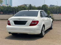 2014 Mercedes-Benz C200 1.8 CGI Sedan full