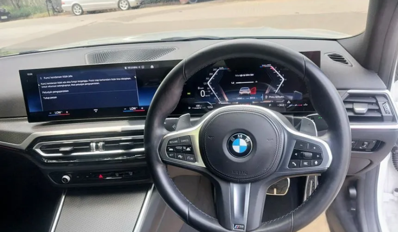 2023 BMW 320i 2,0 M Sport Sedan full