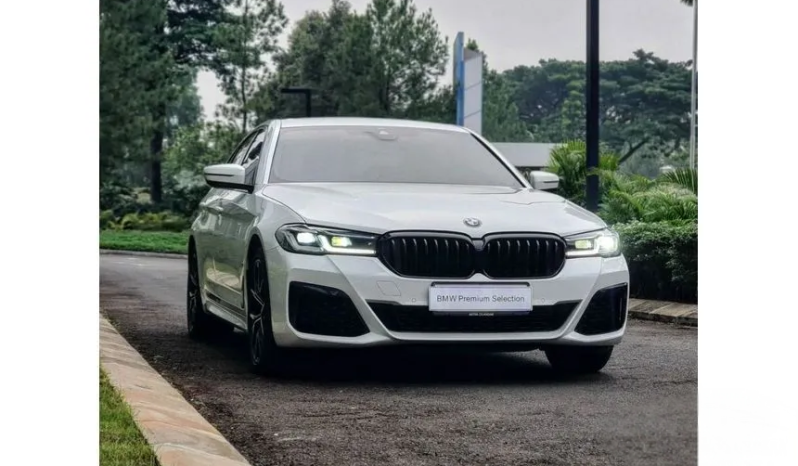 2023 BMW 520i 2.0 M Sport Sedan. REVIEWNYA SELALU MEMUASKAN. BARU 8.000KM, WARRANTY PANJANG, SANGAT CANTIK DAN SPORTY full