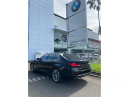 2021 BMW 530i 2.0 Opulence Sedan full