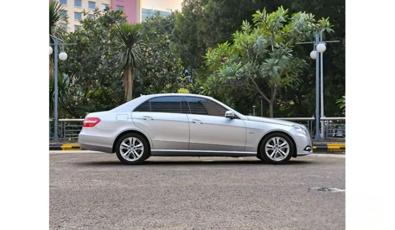 2010 Mercedes-Benz E250 1.8 CGI Avantgarde Sedan (TDP 10jt) full