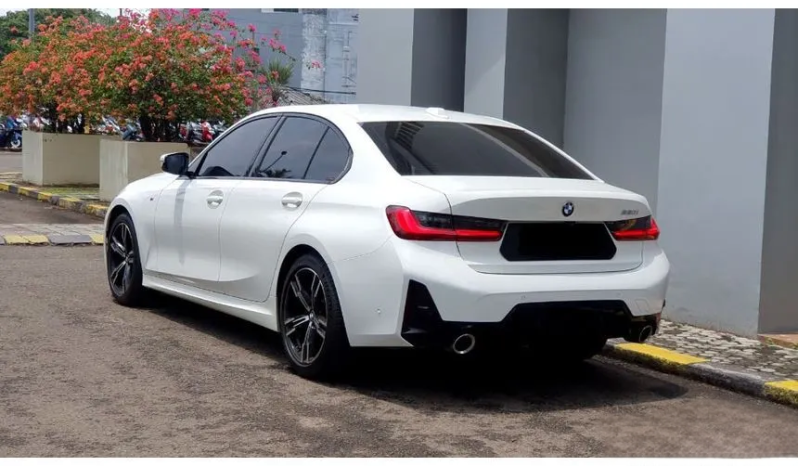 2023 BMW 320i 2.0 M Sport Sedan 320 i (G20) Sedan LCi AT Alphine White 2023/2024 [LOW KM] full