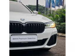 2023 BMW 520i 2.0 M Sport Sedan. REVIEWNYA SELALU MEMUASKAN. BARU 8.000KM, WARRANTY PANJANG, SANGAT CANTIK DAN SPORTY full