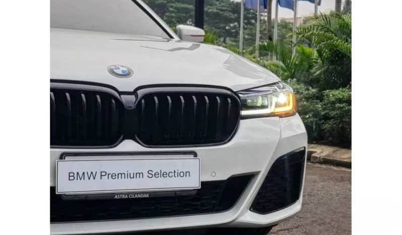 2023 BMW 520i 2.0 M Sport Sedan. REVIEWNYA SELALU MEMUASKAN. BARU 8.000KM, WARRANTY PANJANG, SANGAT CANTIK DAN SPORTY full