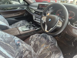 2022 BMW 740Li 3.0 Opulence Sedan Hitam Final Edition ATPM Black on Mocca full