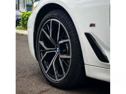 2023 BMW 520i 2.0 M Sport Sedan. REVIEWNYA SELALU MEMUASKAN. BARU 8.000KM, WARRANTY PANJANG, SANGAT CANTIK DAN SPORTY full