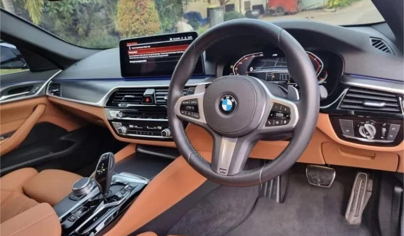 2021 BMW 520i 2.0 M Sport Sedan full