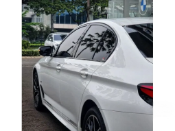 2023 BMW 520i 2.0 M Sport Sedan. REVIEWNYA SELALU MEMUASKAN. BARU 8.000KM, WARRANTY PANJANG, SANGAT CANTIK DAN SPORTY full